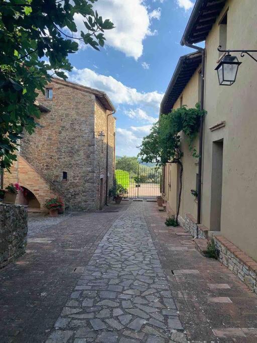 Medieval Tower In Umbria With Swimming Pool Montelagello エクステリア 写真