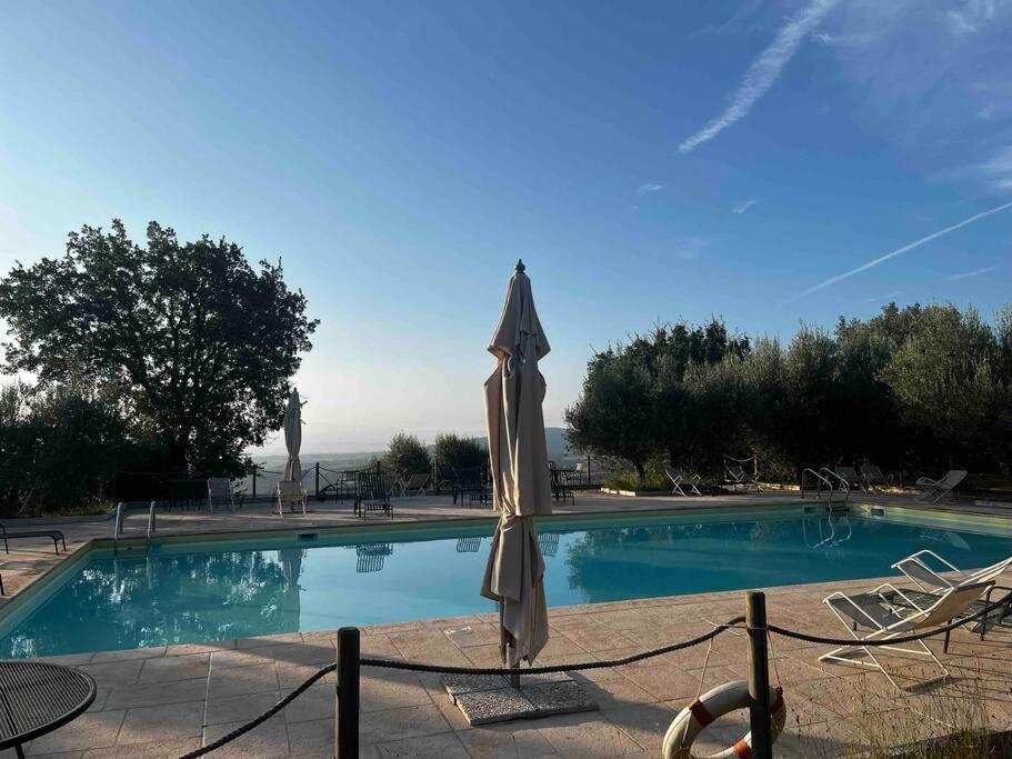 Medieval Tower In Umbria With Swimming Pool Montelagello エクステリア 写真