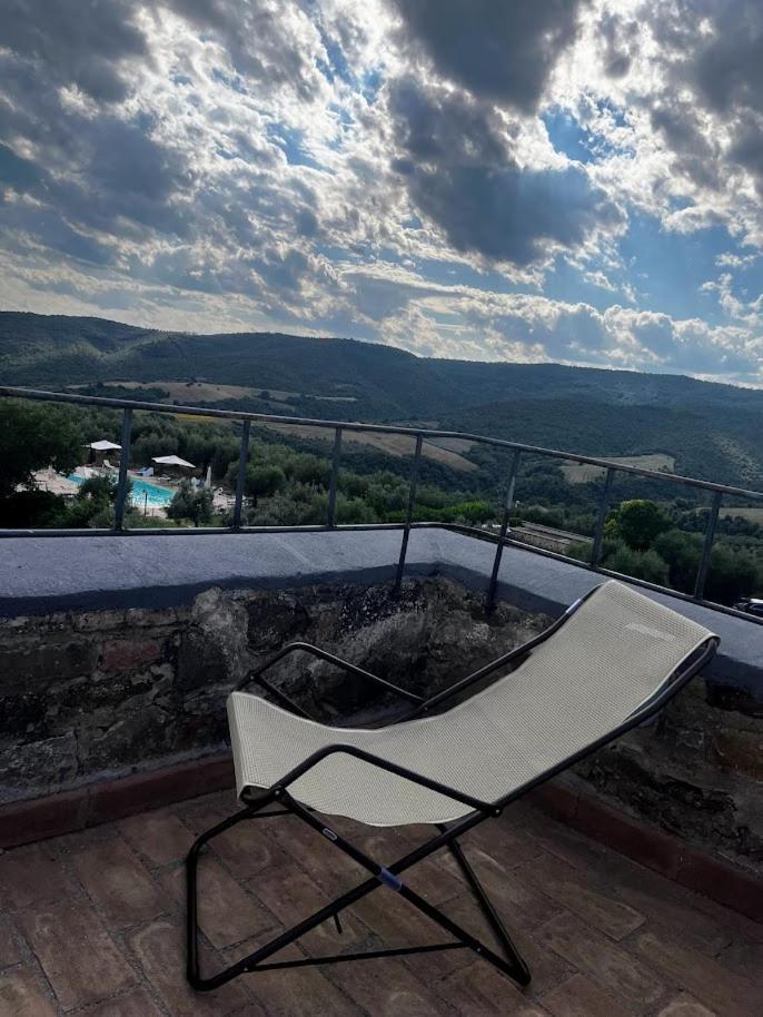 Medieval Tower In Umbria With Swimming Pool Montelagello エクステリア 写真